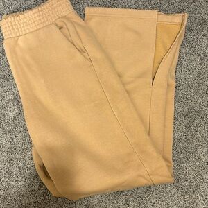 NWOT PACT WODE LEG FLATE SWEATPANTS